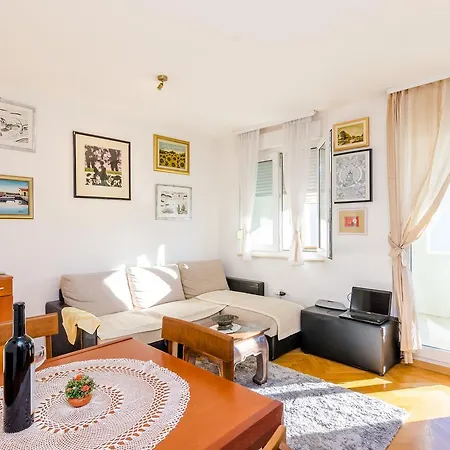 Διαμέρισμα Solitudo Living *
